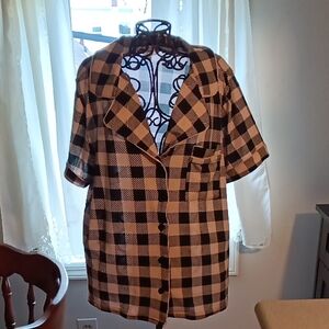 Plaid Short-Sleeve Pajama Top in Beige and Black